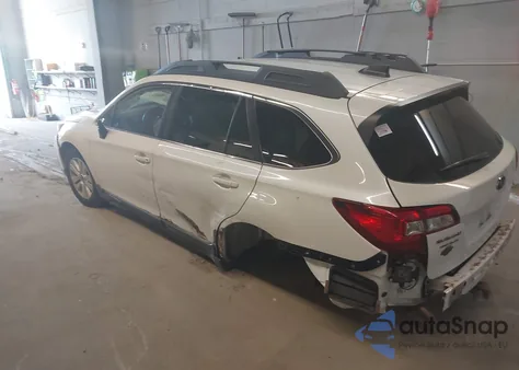 2018 Subaru Outback 2.5I Premium из США, поврежденный, VIN 4S4BSAFC9J3351088